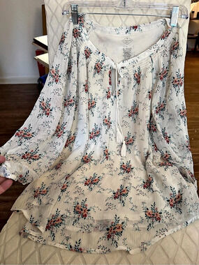 St. John's Bay Floral Tunic Top in White & Blue